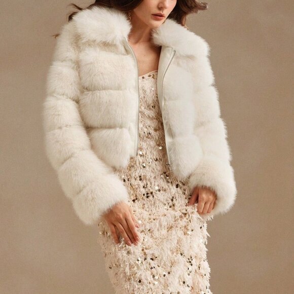 Elegant Women's Casual Faux Fur Coat - Picture 5 of 8